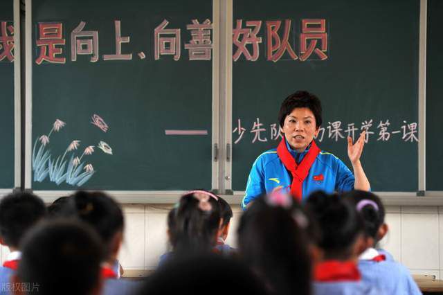 这个神来之笔，显示出阮世生并不是狭隘的男性中间主义者，他编织的故事中，恋爱是神圣的，也是世俗的，男女是相爱的，更是同等的。